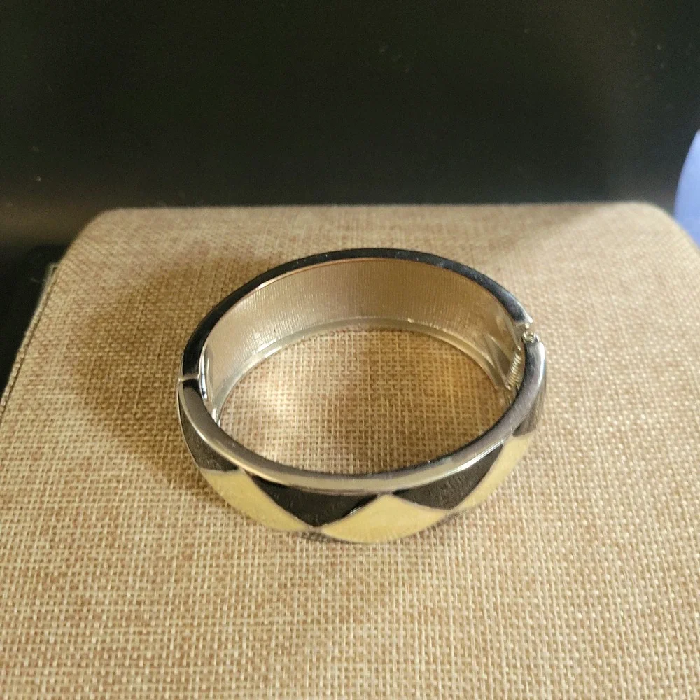 Vintage Harlequin Enamel Hinged Bangle Bracelet Black Cream Silver Tone Retro